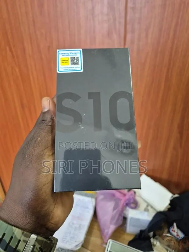 New Samsung Galaxy S10e 128 GB Black · Photo 1