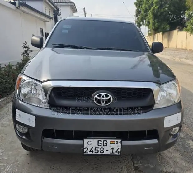 Toyota Hilux 2011 Gray · Photo 1