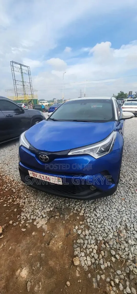 Toyota C-HR 2019 Blue · Photo 1