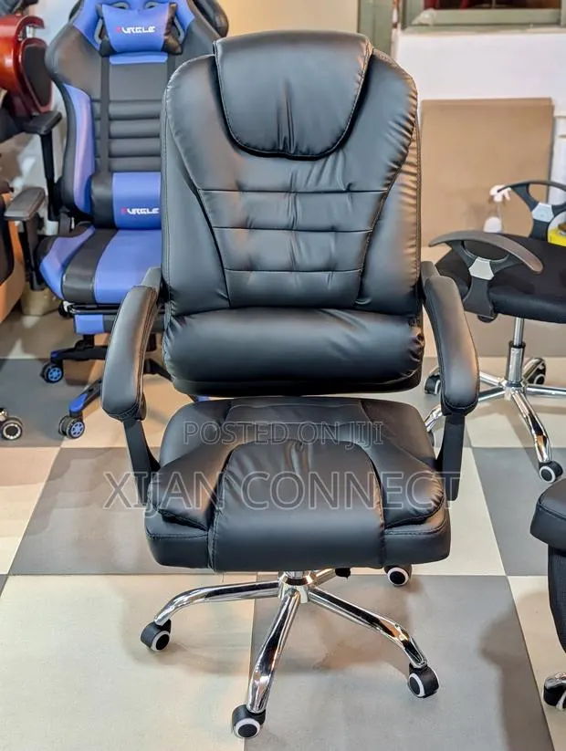 Executive Office Chair – Ergonomic High-Back Leather Chair · Photo 1