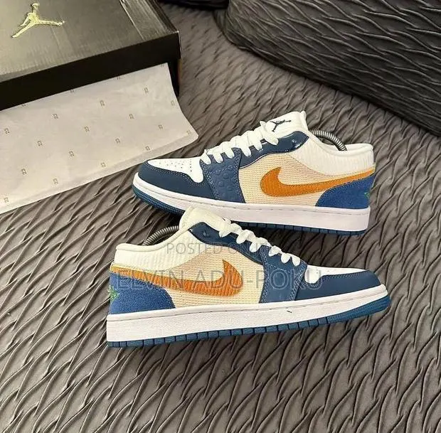 Air Jordan 1 Low "Messy Room" · Photo 1