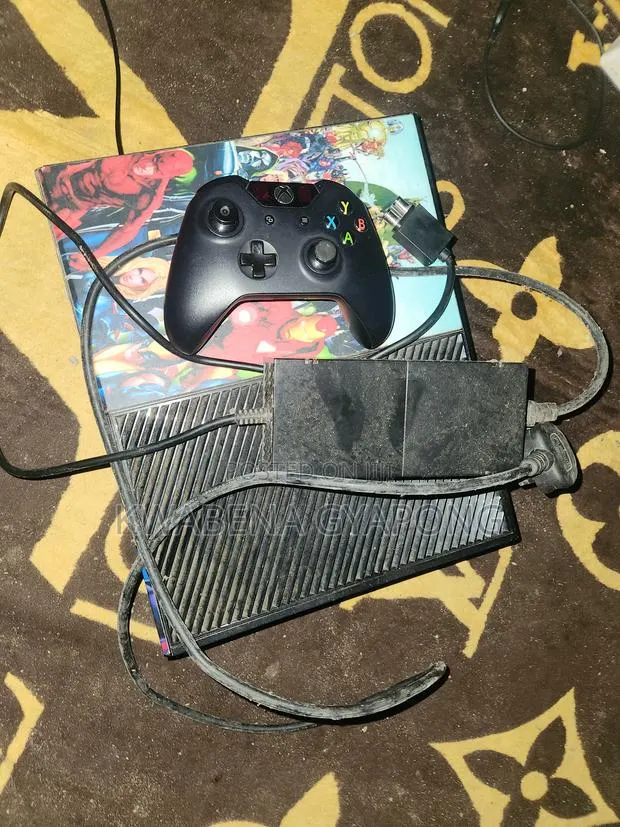 Xbox One With Gmaws and One Wireless Controller for Sale · Photo 1