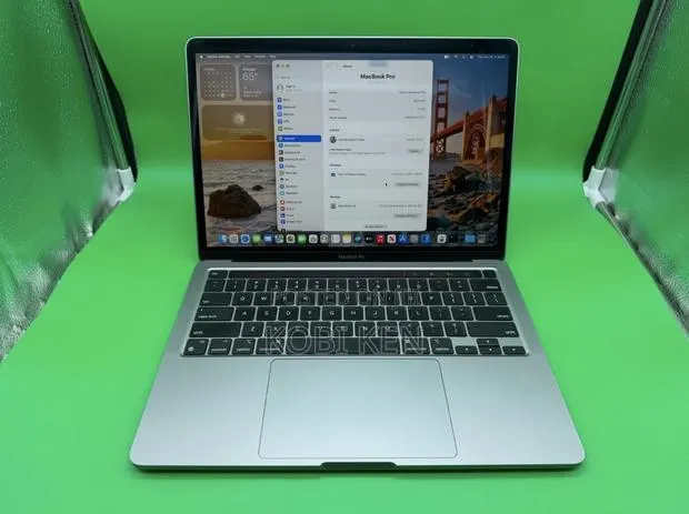 Laptop Apple MacBook Pro 2022 M2 8GB Apple M2 SSD 256GB · Photo 1