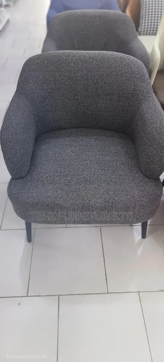 Modern Single Chair (Sledge Base) · Photo 1