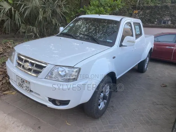 Tata Xenon 2014 White · Photo 1