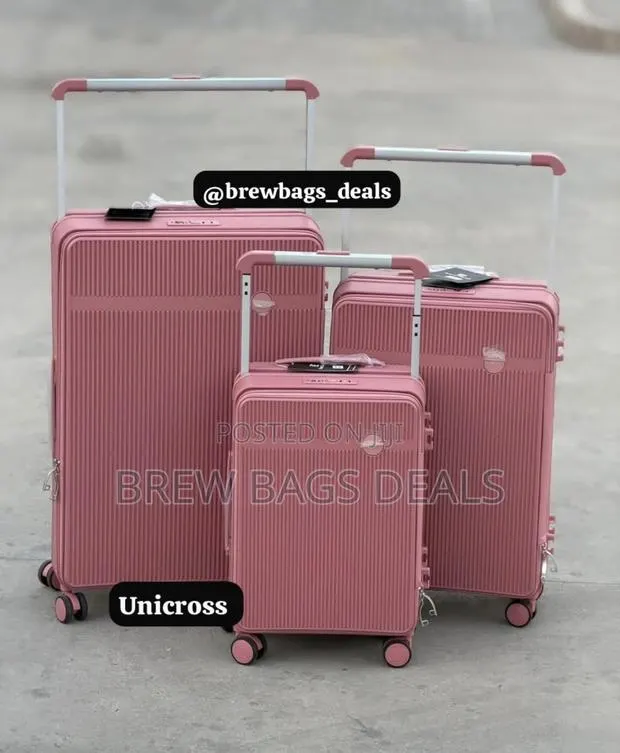 Premium Quality 3set Luxury Wide Handle Unbreakable Traveling Bag. · Photo 1