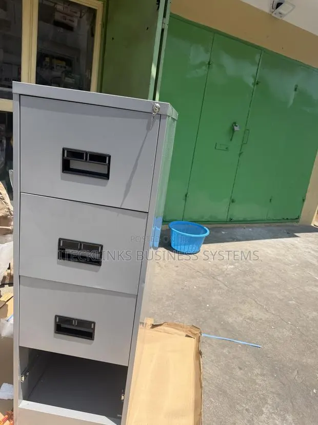 Cabinet 4 Drawers · Photo 1