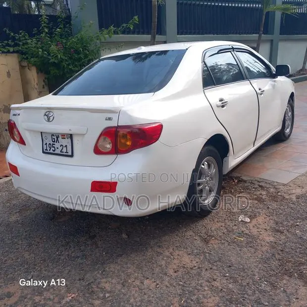 Toyota Corolla 1.8 Exclusive Automatic 2009 White · Photo 1