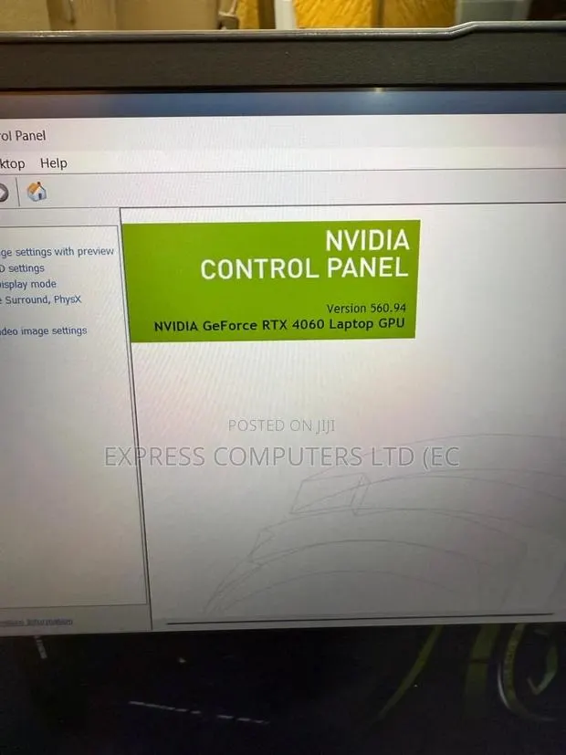 Laptop Lenovo LOQ 15IRH8 24GB Intel Core i7 SSD 1T · Photo 1