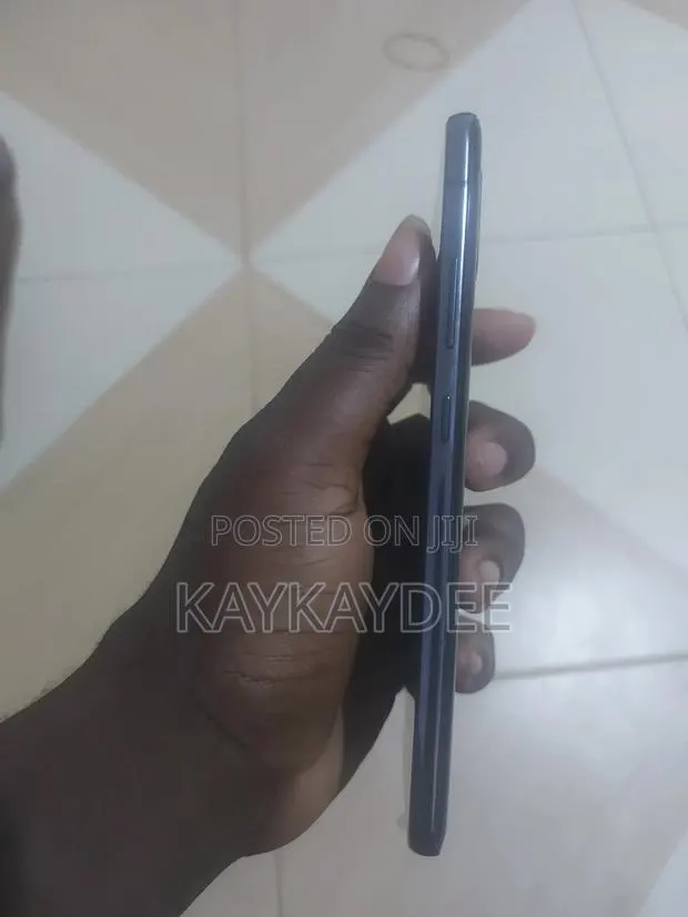 New Samsung Galaxy A90 5G 128 GB Black · Photo 1
