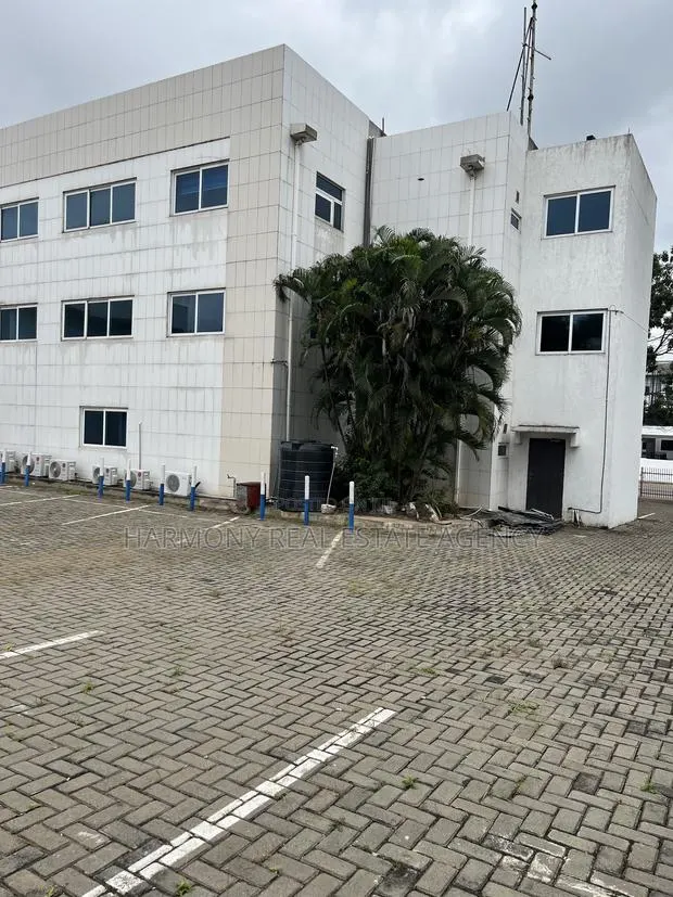 Office Complex for Sale ~Airport · Photo 1