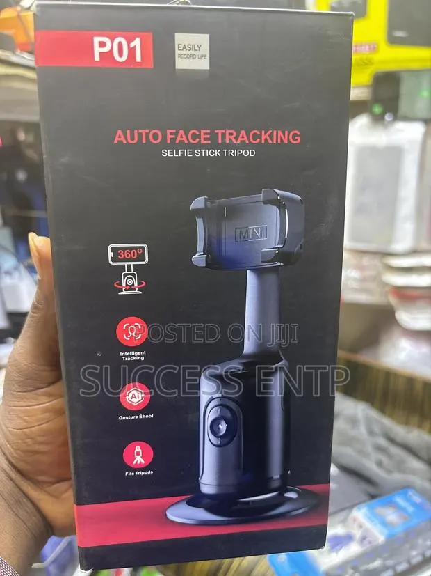Auto Face Tracker · Photo 1