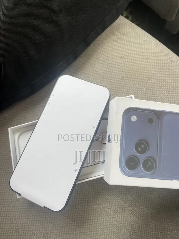 Apple iPhone 17 Pro Max 512 GB Blue · Photo 1