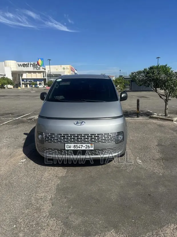 Hyundai Staria · Photo 1