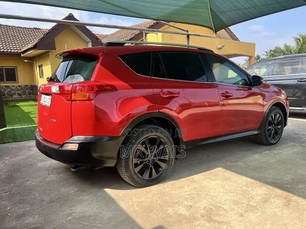 Toyota RAV4 Limited 4dr SUV AWD (2.5L 4cyl 6A) 2015 Red · Photo 6