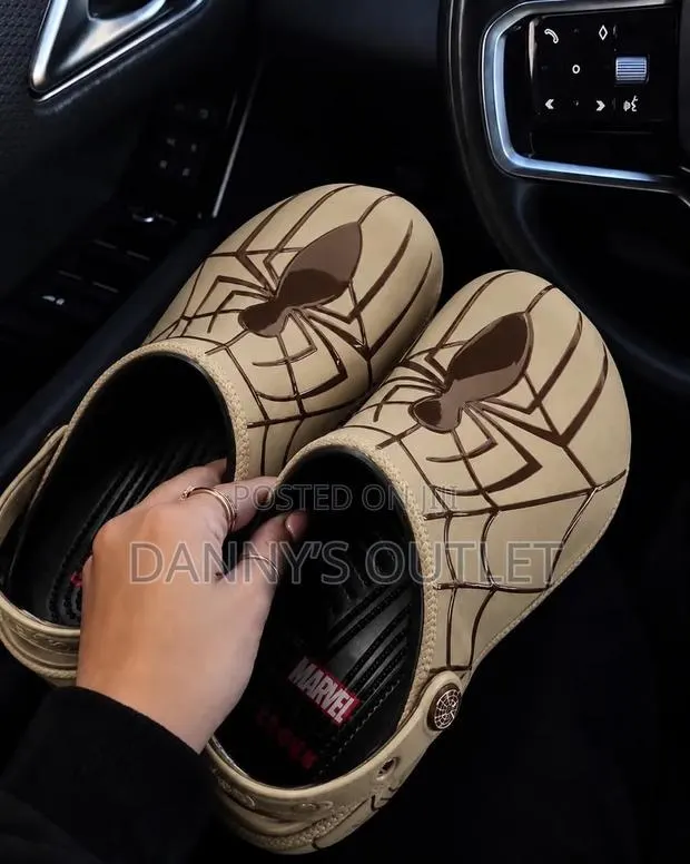 Spider-Man Neon Crocs · Photo 1