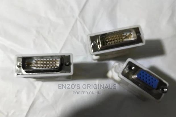 DVI to VGA Adapter · Photo 3