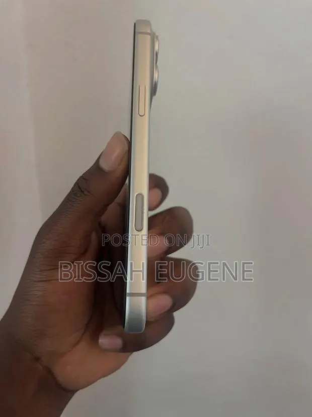 Apple iPhone 17 Pro Max 256 GB White · Photo 1