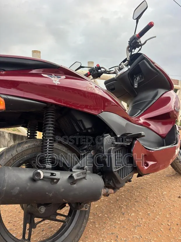 Honda NC700X 2015 Red · Photo 1