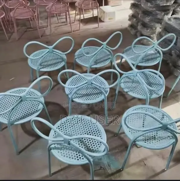 Kids Bow Chair · Photo 1
