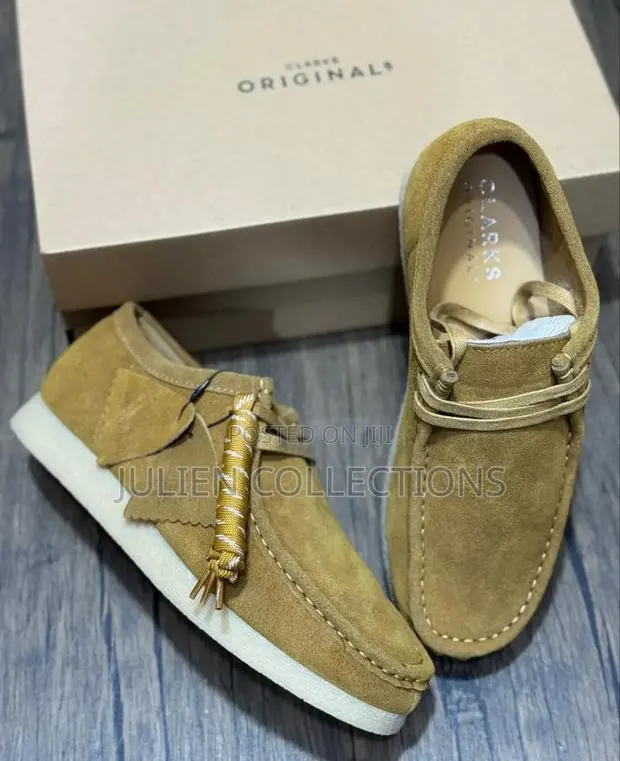Original Clarks Yellow · Photo 1