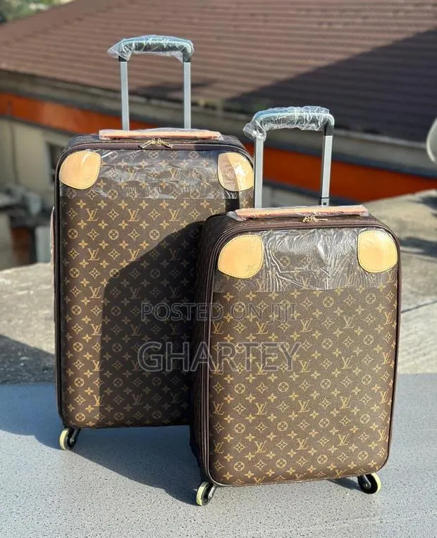 Luxury Louis Vuitton Suitcases · Photo 1