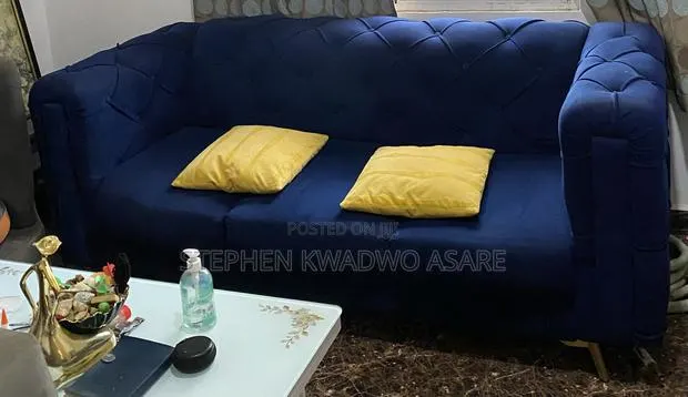 Couch/Sofa · Photo 1