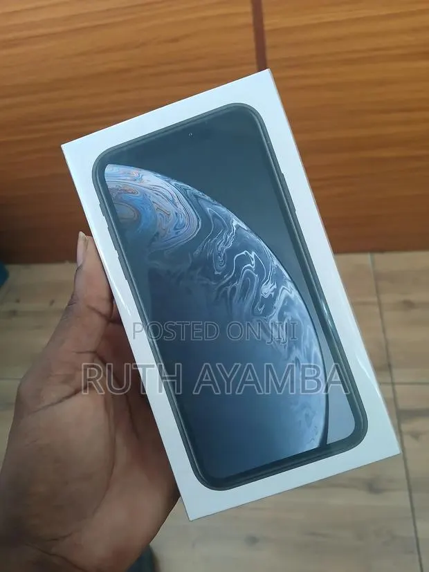 New Apple iPhone XR 64 GB Black · Photo 1