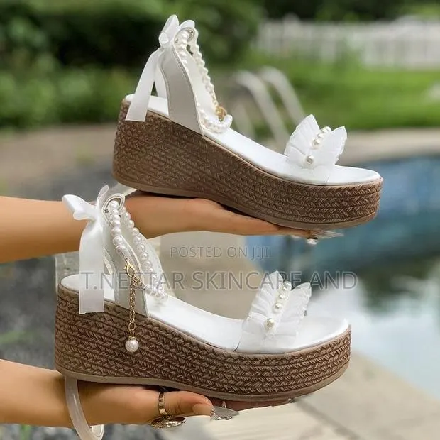 Ladies White Cake Sandals Shoe · Photo 1