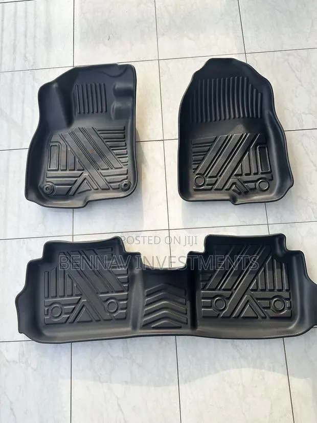 Honda CR-V 2023 to 2026 3D Premium Quality Rubber Floor Mat/Carpet · Photo 1