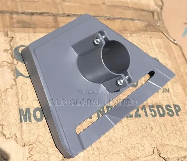 Universal Starlink Pipe Mount: Fits 1" to 2.1" Poles · Photo 1