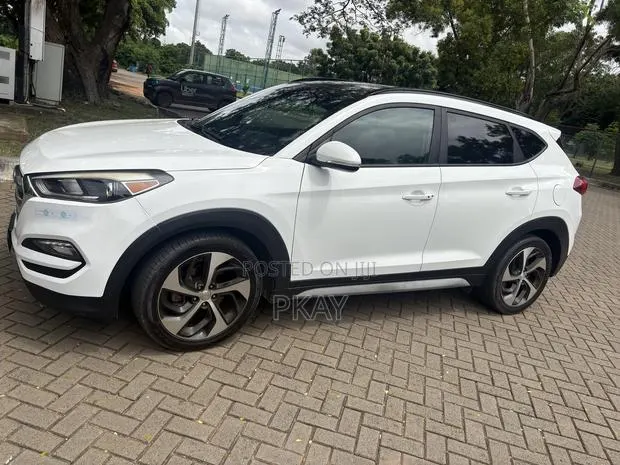 Hyundai Tucson Limited AWD 2017 White · Photo 1