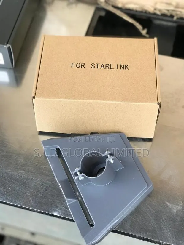 Starlink Plastic Pipe Mount Adapter · Photo 1
