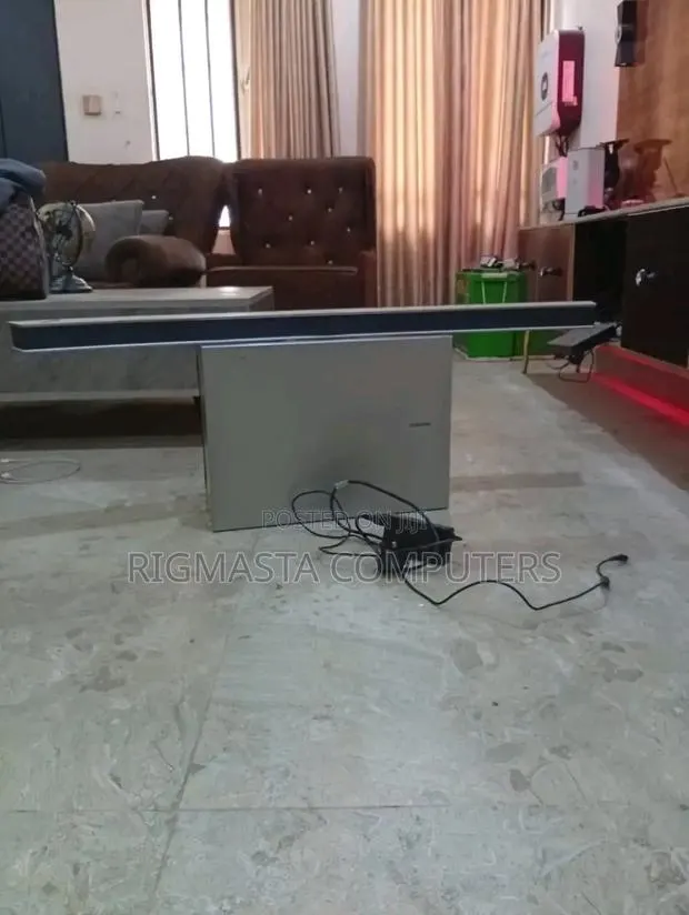 Samsung Soundbar · Photo 1
