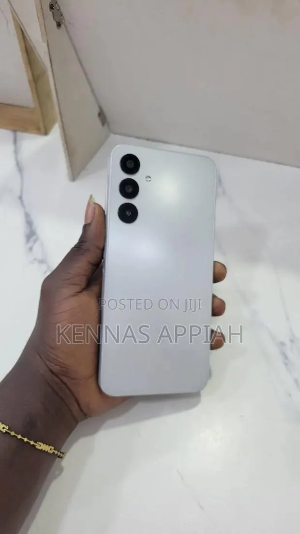 Samsung Galaxy A16 128 GB Gray · Photo 1