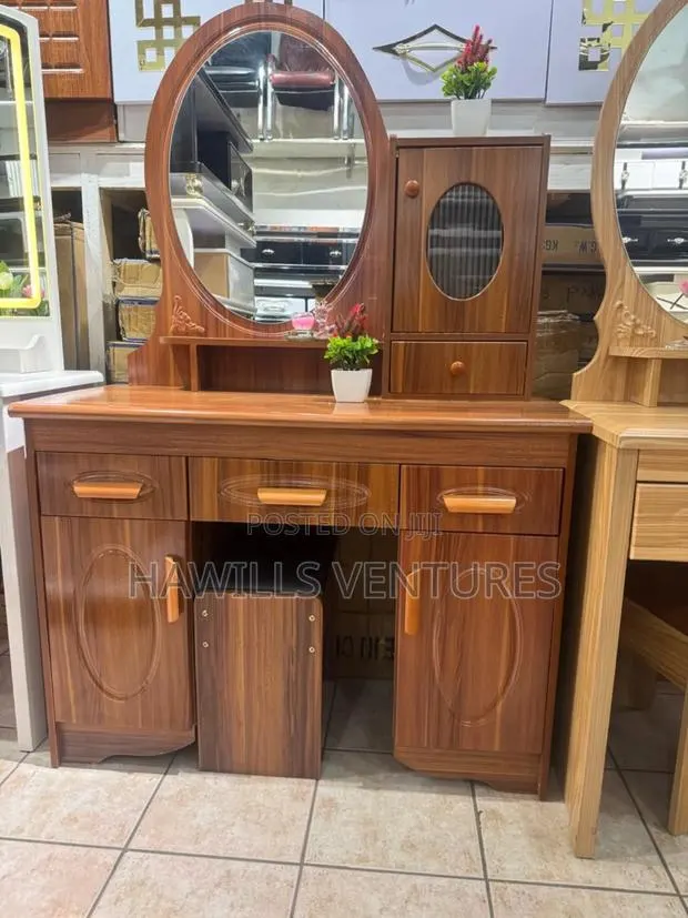 Dressing Table With Chair. · Photo 1