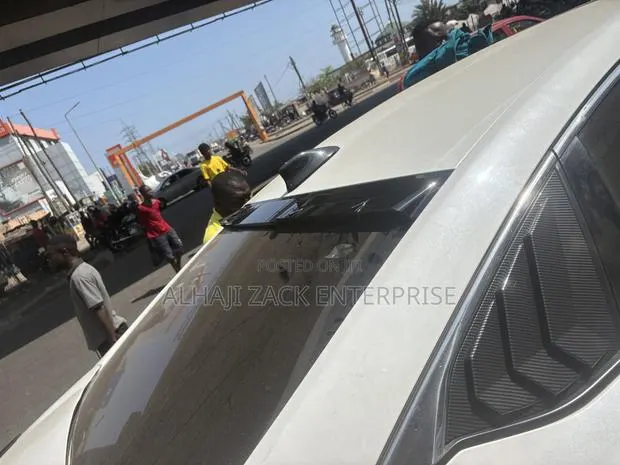Honda Accord Roof Glass Spoiler · Photo 1