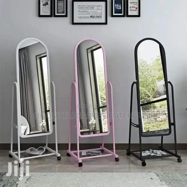 Movable Standing Mirror · Photo 1