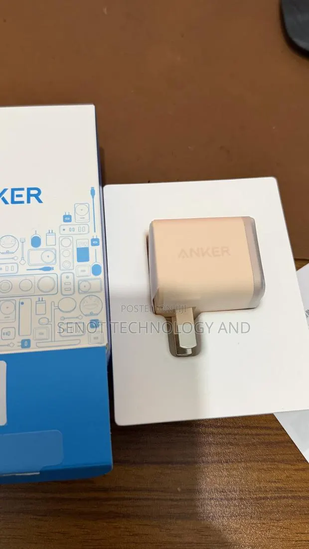 Anker Nano Smart Charger (45 Watts) · Photo 1