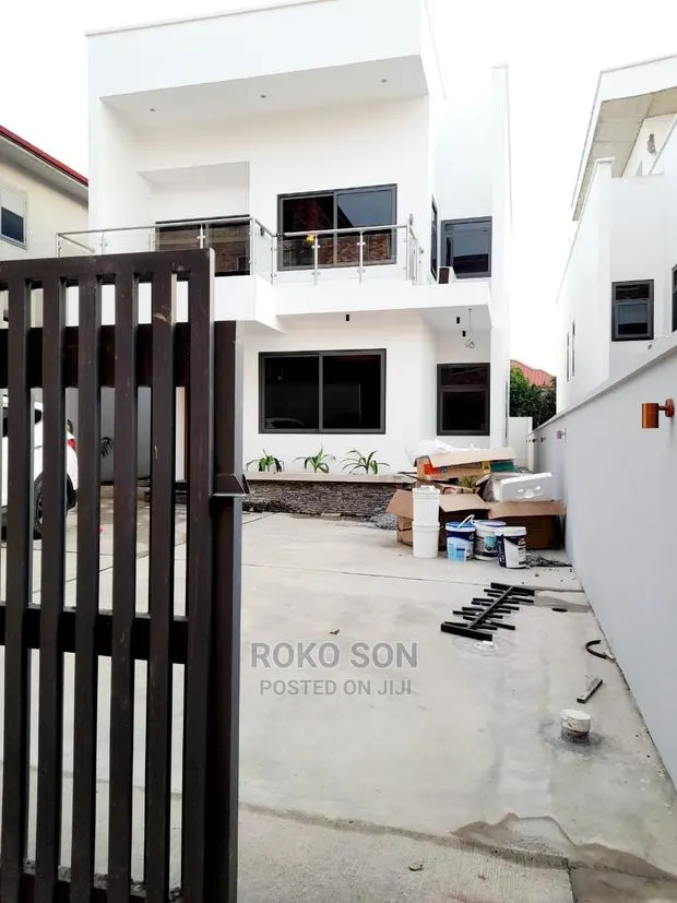 5bdrm Duplex in Dr Roko, the Mall for Sale · Photo 1