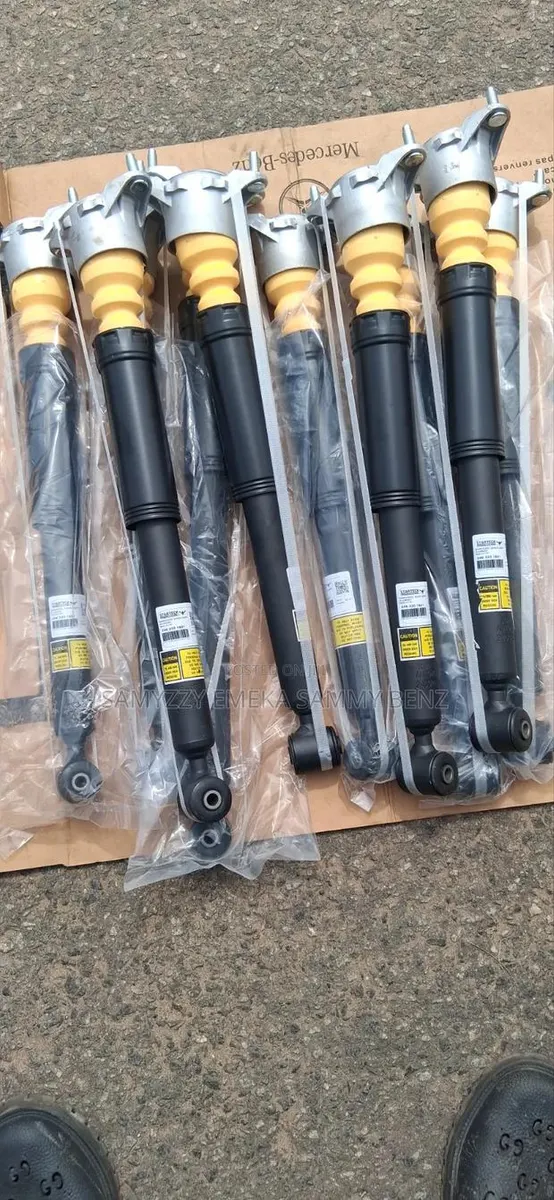 Back Shock Absorbers Fits Mercedes-Benz Cla 250 2013 - 2015 · Photo 1