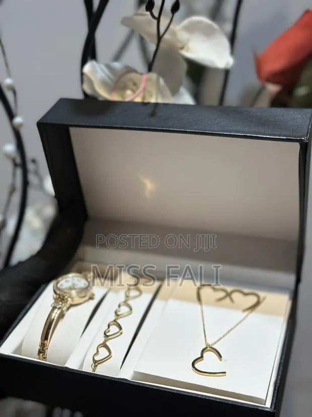 Golden Love Gift Set. · Photo 1