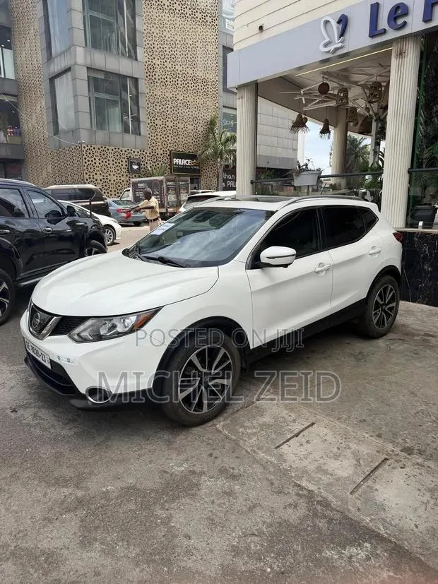 Nissan Rogue S FWD 2019 White · Photo 1
