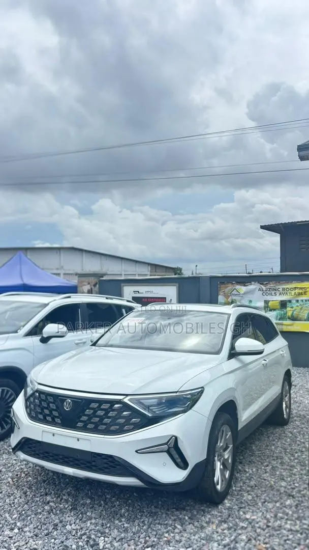 Volkswagen Jetta 2023 White · Photo 1