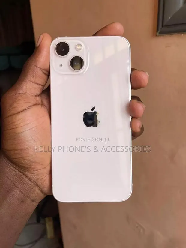 Apple iPhone 13 256 GB White · Photo 1