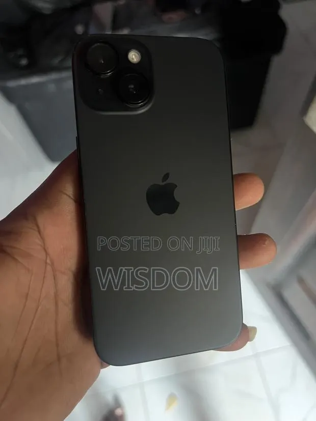 Apple iPhone 15 128 GB Black · Photo 1