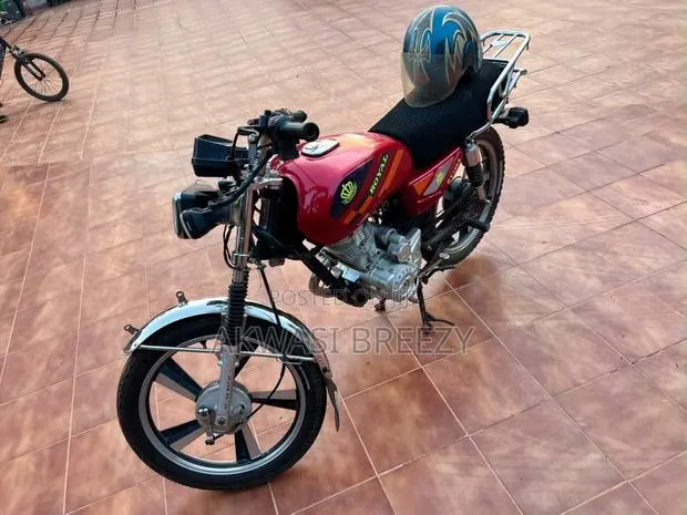 Royal Motorcycle 2024 Red · Photo 1
