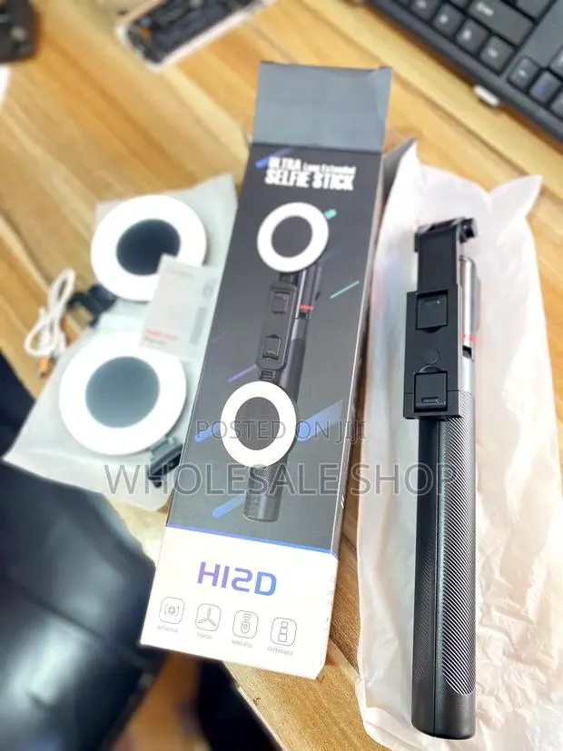 Long Selfie Stick With Lamp · Photo 1
