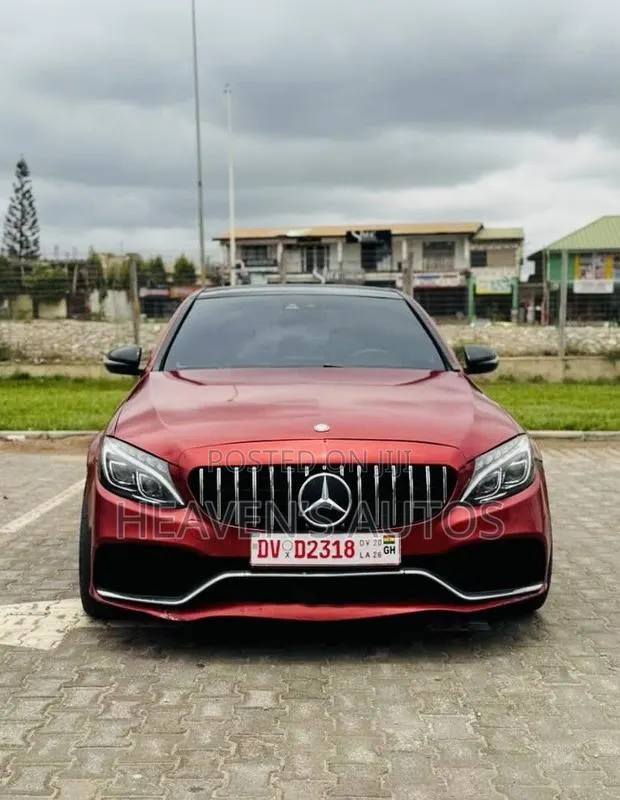 Mercedes-Benz C300 2016 Red · Photo 1