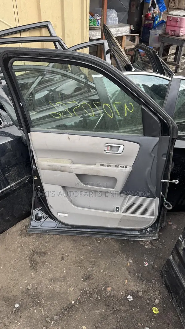 Honda Pilot 2012,2013,2014,2015 Doors Set Available · Photo 1